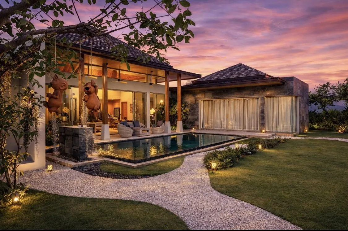 Exterior and landscaped lawn
