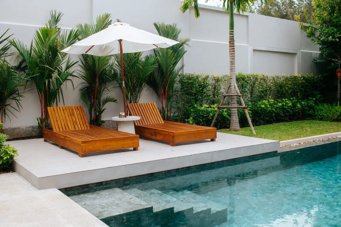 Poolside loungers