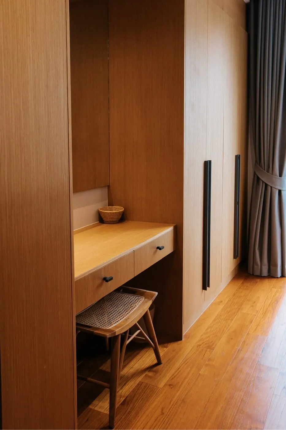 Dressing desk and wardrobes